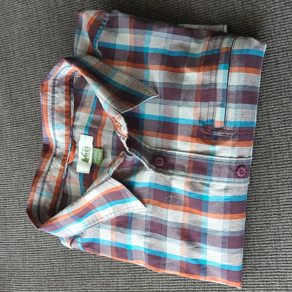 REI Short Sleeve Button up